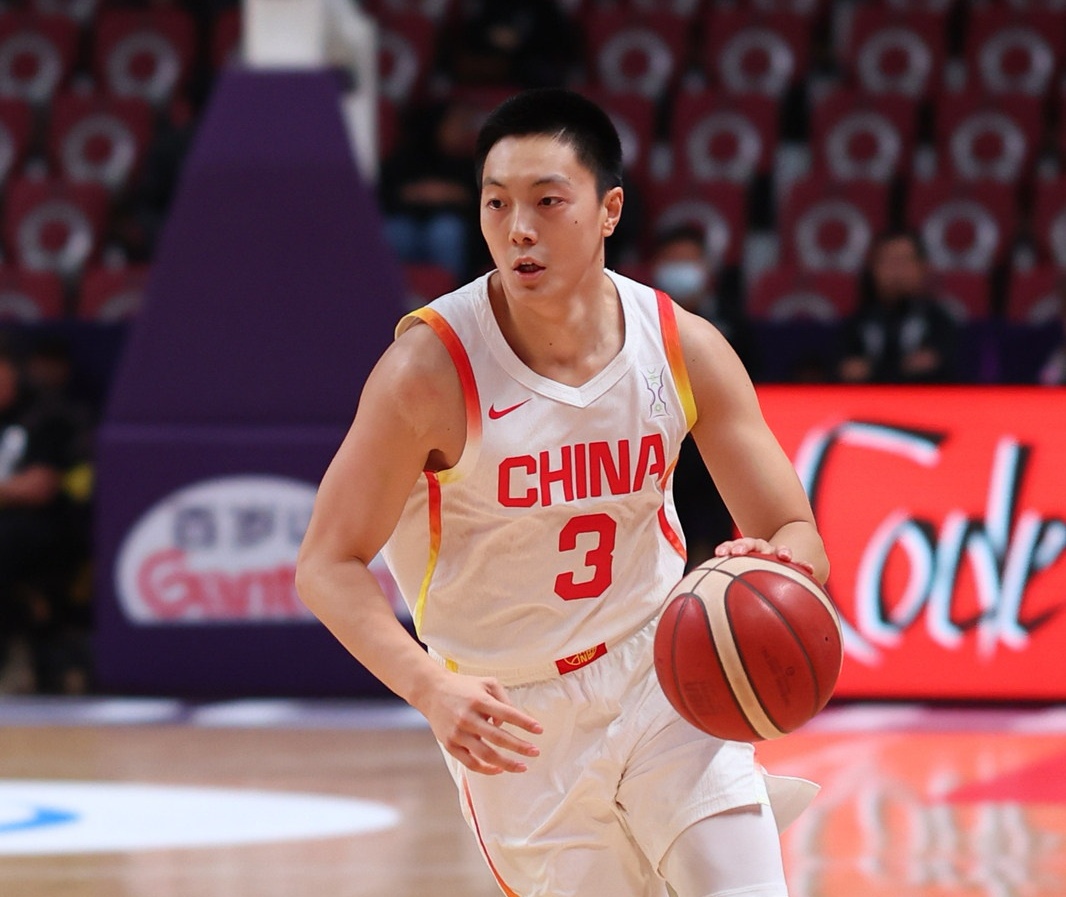 威尼斯人官网_广东宏远篮球俱乐部胡明轩